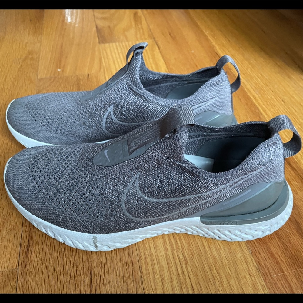 Nike Epic Phantom React Flyknit Running shoe - W 8